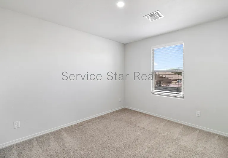 214 W Watson Ct — Photo 20