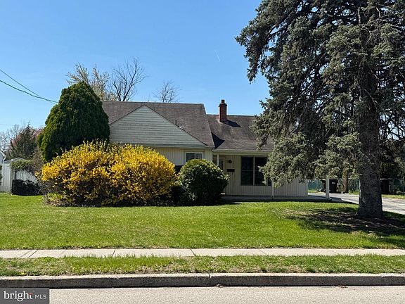 2nd image of 2114 Chestnut Ave