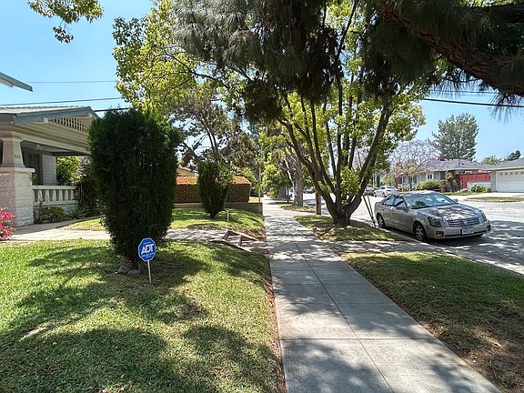 2nd image of 1912 Primrose Ave