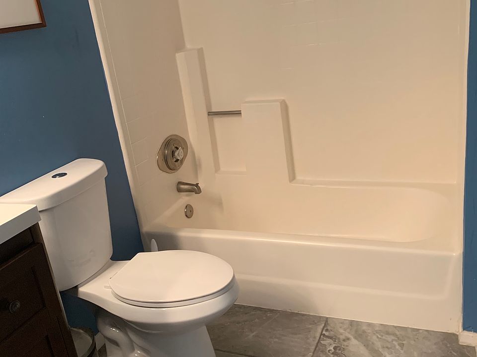 2nd bathroom