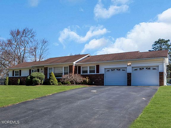 2nd image of 242 Bar Harbor Road