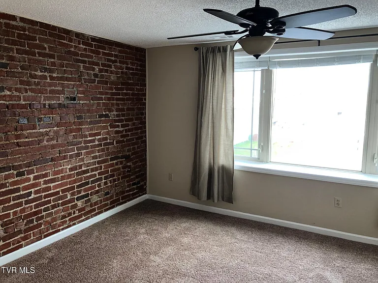555 E Main St #211 — Photo 6