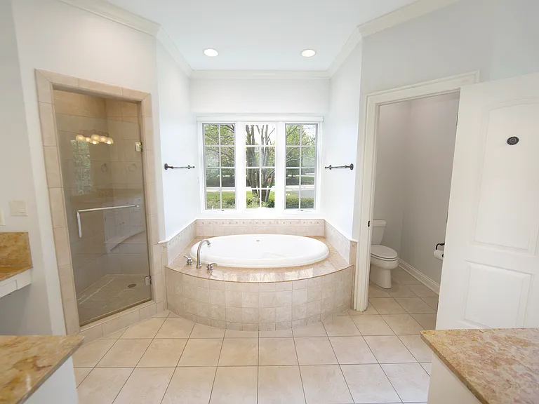 11560 N Canterbury Dr — Photo 17