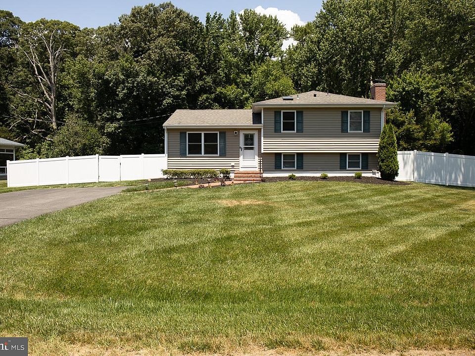 1st image of 27990 Woods Rd
