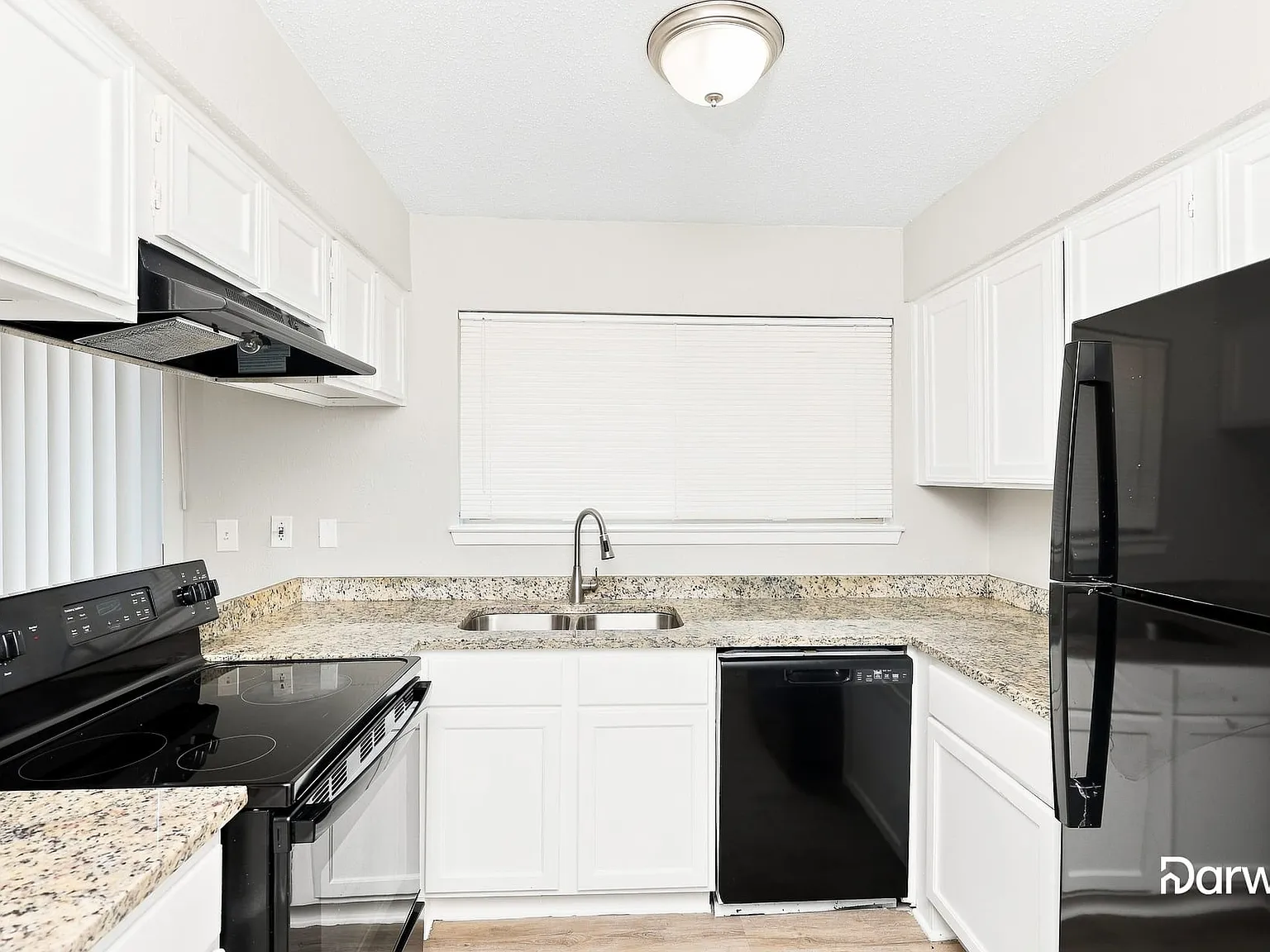 4 bed, 2.0 bath, 1432 sqft, $1,880 — Photo 3