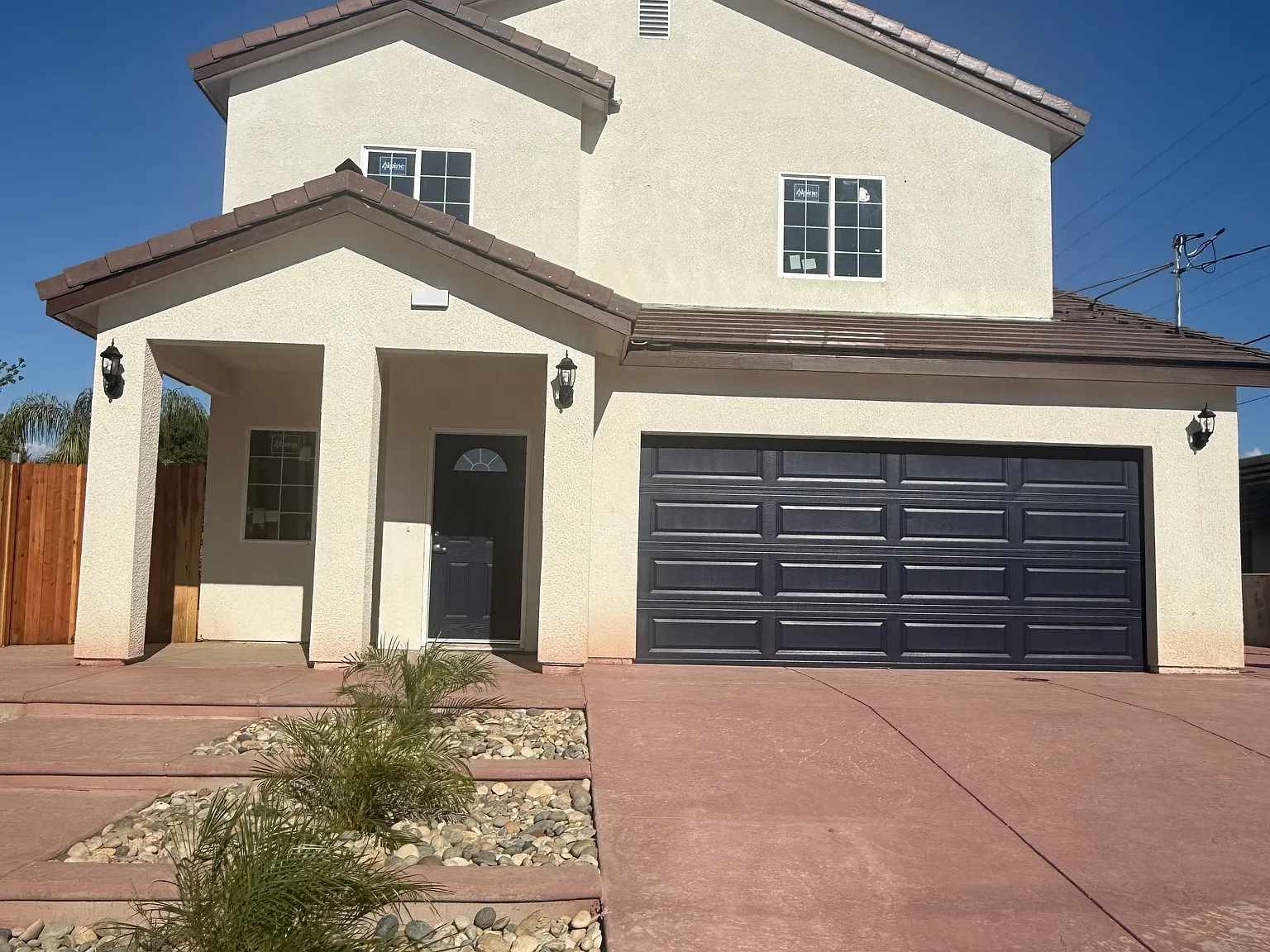 4 bed, 2.5 bath, 2055 sqft, $2,500 — Photo 1