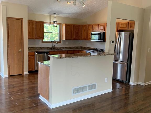4th image of 5122 Hilliard Green Dr