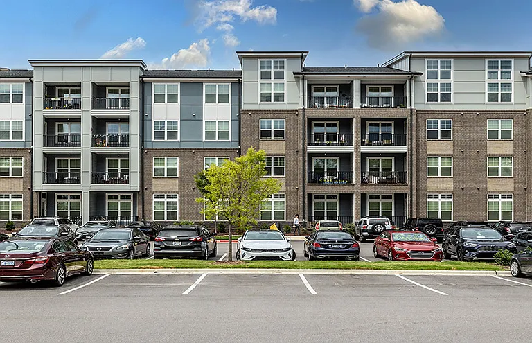 Aviation Crossing Apartments — Photo 57