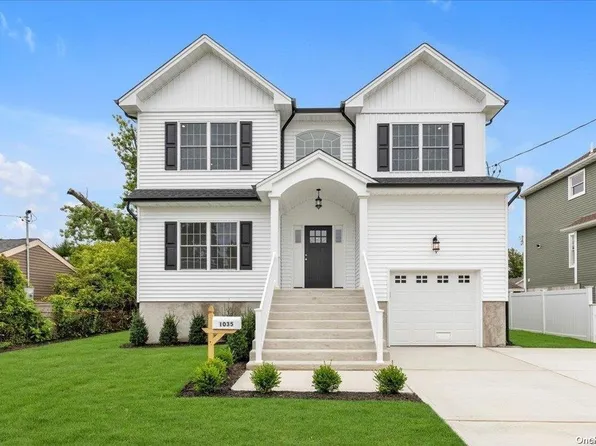 1035 Hayes Street, Baldwin, NY 11510