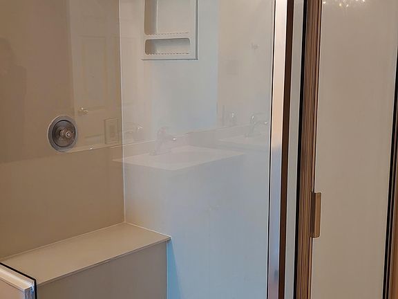 4th image of 7509 York Dr #33T