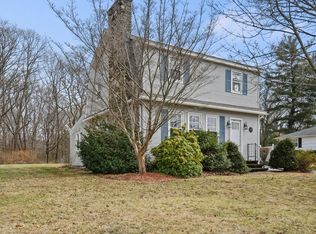 17 Putnam Hill Rd, Sutton, MA 01590