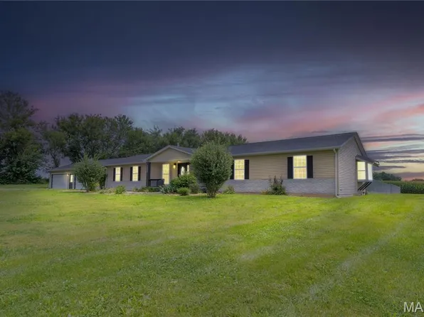 3933 Cherokee Trl, Edwardsville, IL 62025