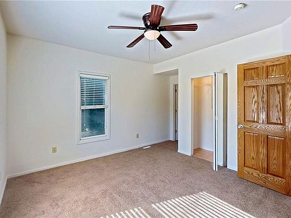4th image of 2813 Penn St