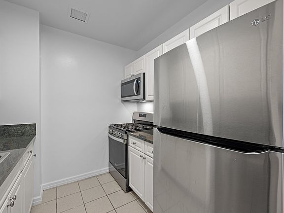 5th image of 520 W 48th St #6B
