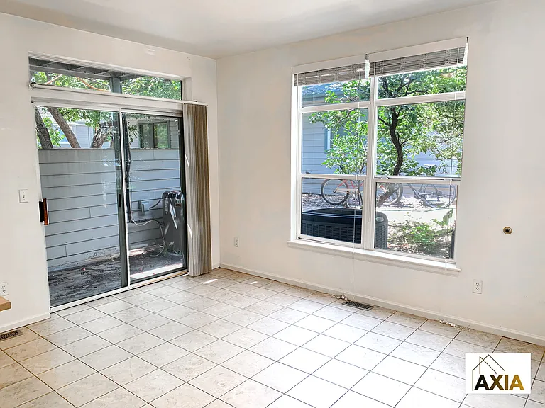 2222 Walnut St #1 — Photo 4