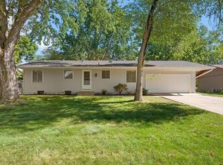 10125 Raven St NW, Coon Rapids, MN 55433