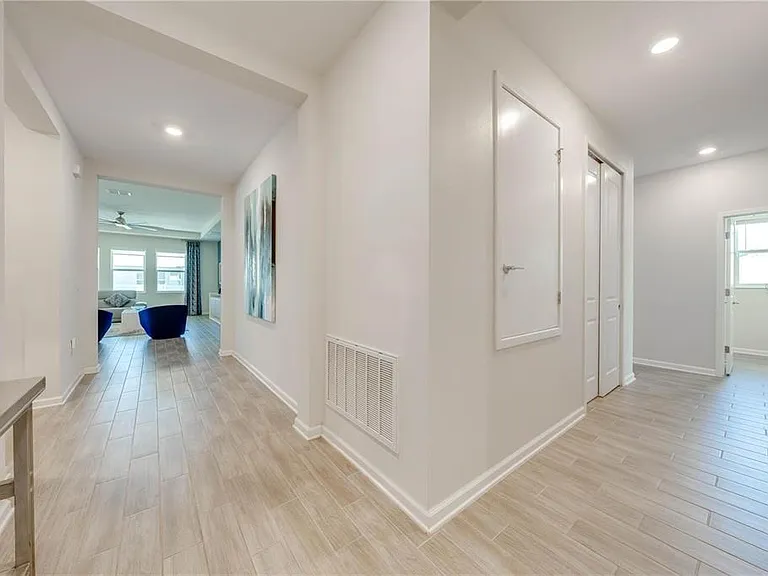 5301 Amersham Ln — Photo 11