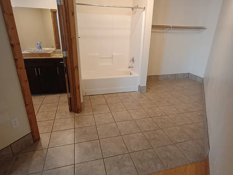 213 W Olive St #203 — Photo 10