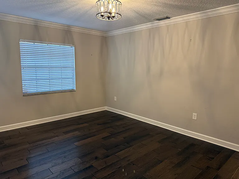 3320 W Knights Ave — Photo 2