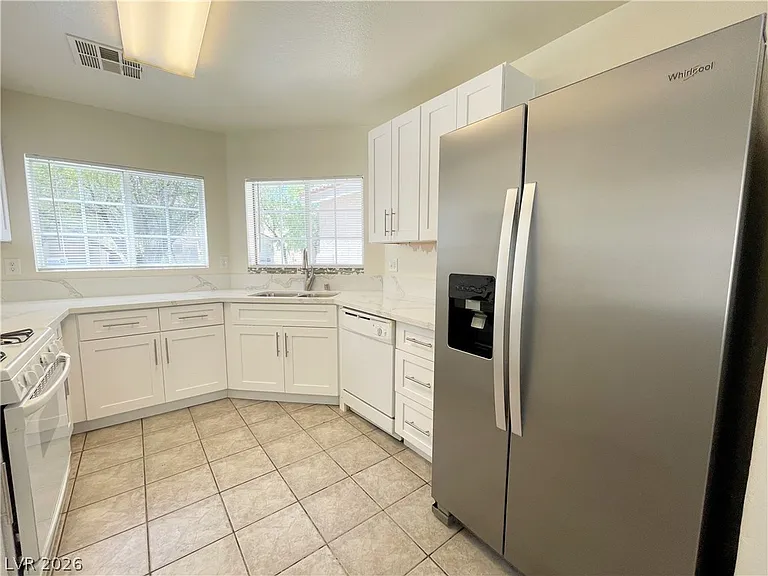 1018 Cliffbrook Hedge Ave — Photo 9