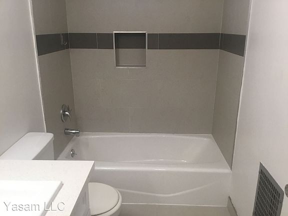 2nd image of 3509 Mentone Ave #3509