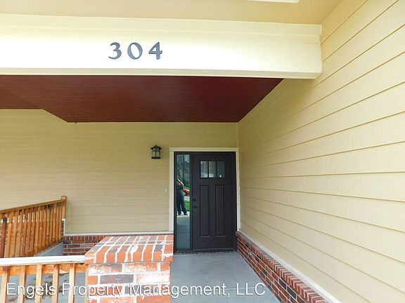 2nd image of 304 W 2nd Ave