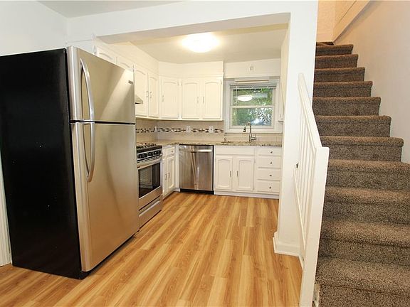 2nd image of 460 N Barry Ave