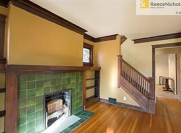 5th image of 4019 Kenwood Ave