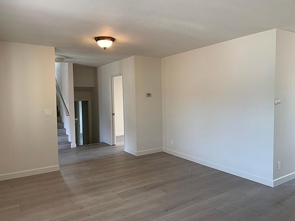 4th image of 691 High Glen Dr