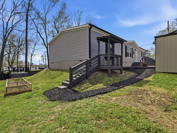 502 N Calhoun Avenue, Ash Grove, MO 65604