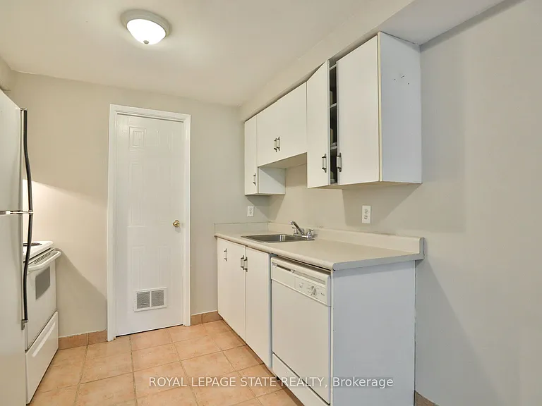 400 York Blvd #208 — Photo 14