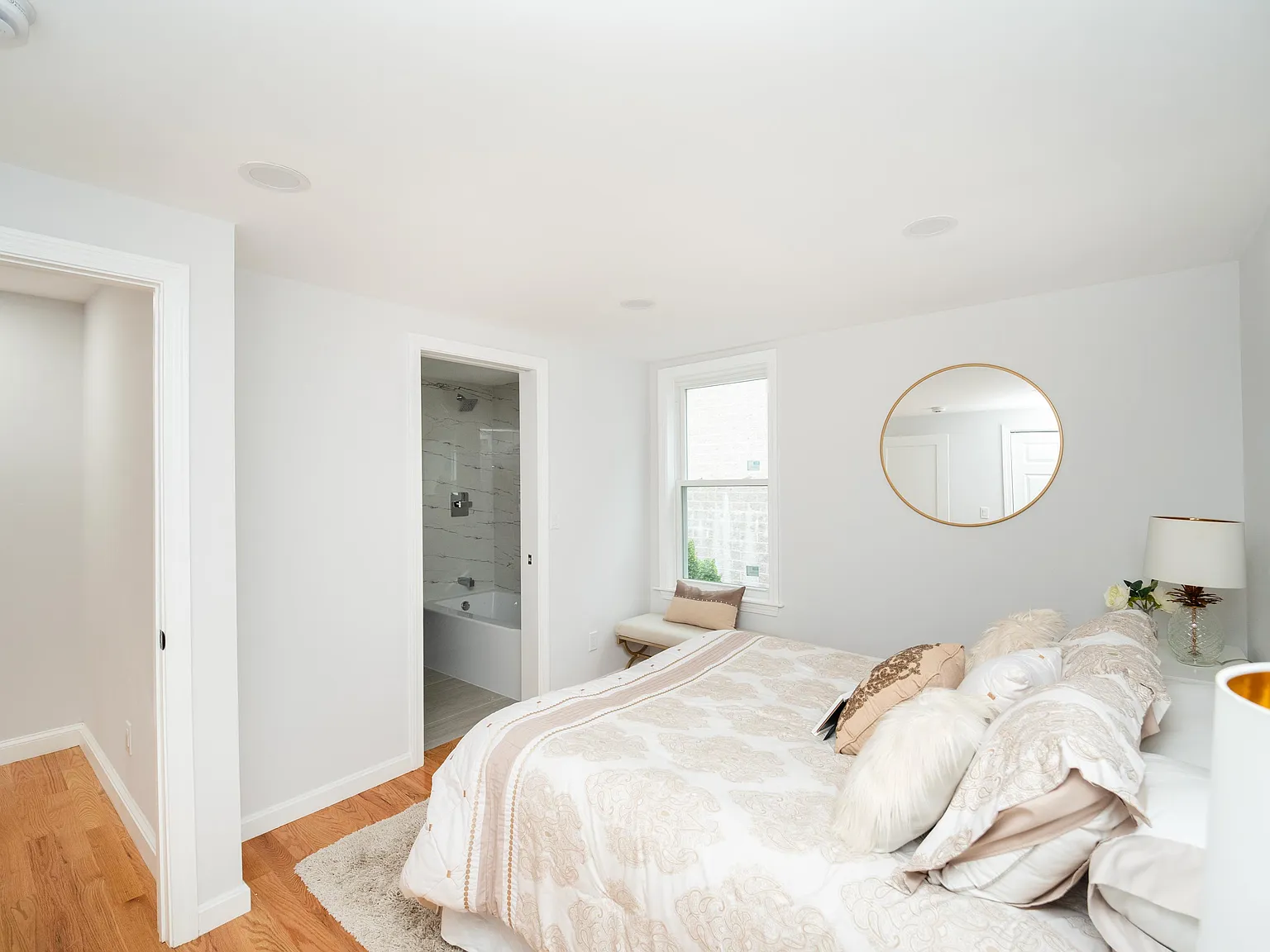 3 bed, 3.0 bath, 1150 sqft, $4,500 — Photo 4