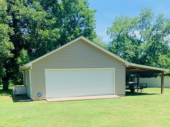 3rd image of 111 Jockey Ln