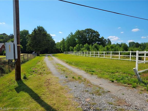 2nd image of 4584 Burch Bridge Rd