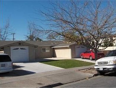 3rd image of 2204 Dobern Ave