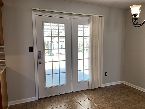 4th image of 814 Granite Dr