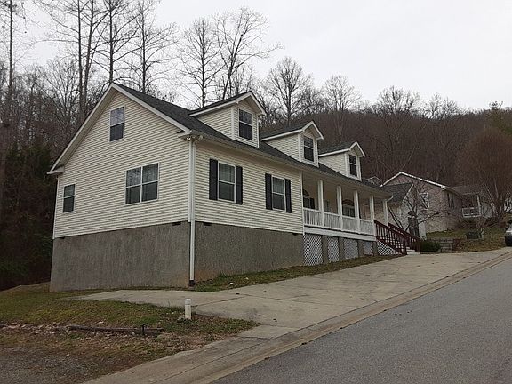 3rd image of 245 Newberry Dr