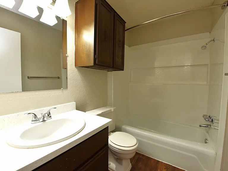 Raintree Meadows Apartments — Photo 13