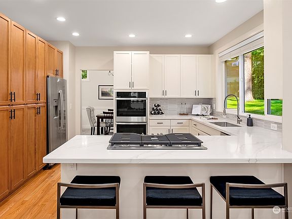 3rd image of 11227 NE 53rd Street