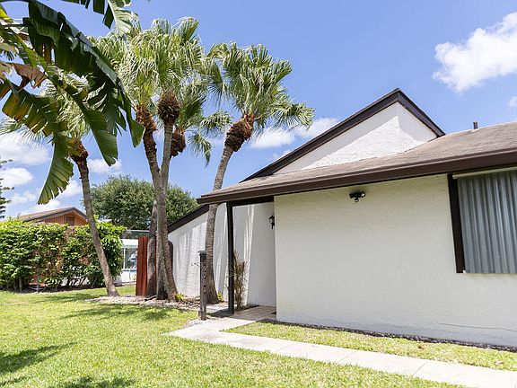 3rd image of 4978 Alder Drive #B