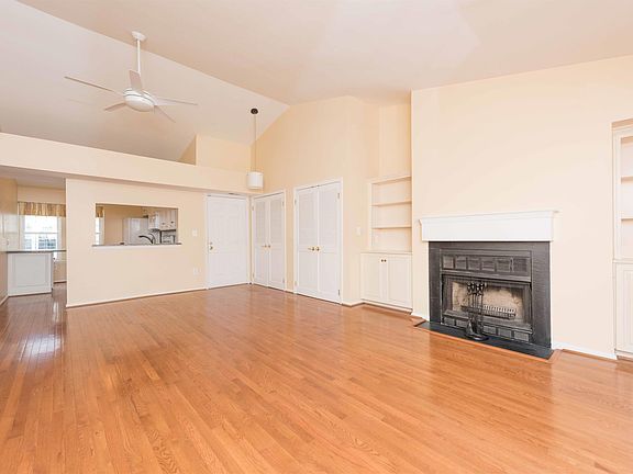 3rd image of 3402 Lakeside View Dr #13-4