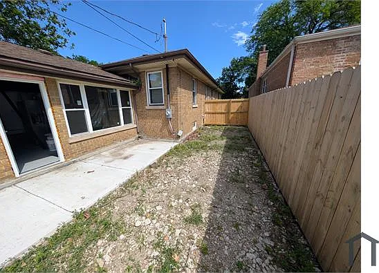 8305 S Seeley Ave — Photo 26