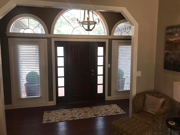 3rd image of 217 River Oaks Ln
