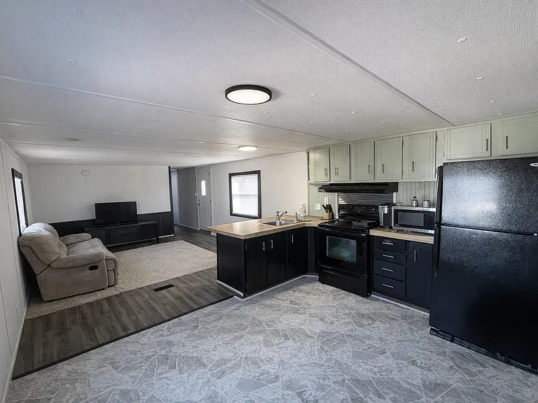 18111 Durbin Rd #1 — Photo 2