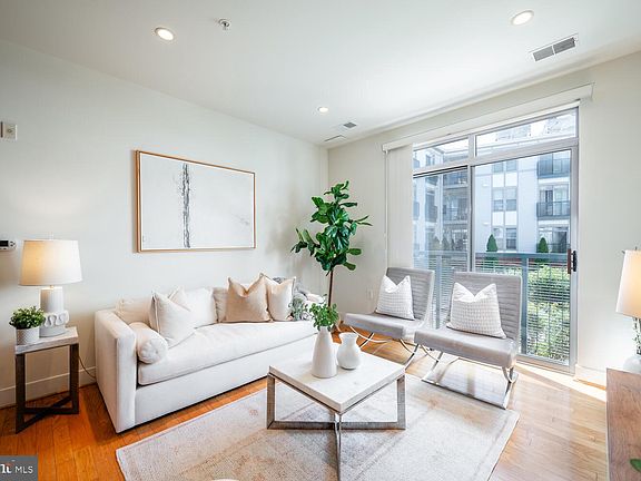 4th image of 1800 Wilson Blvd Unit 205