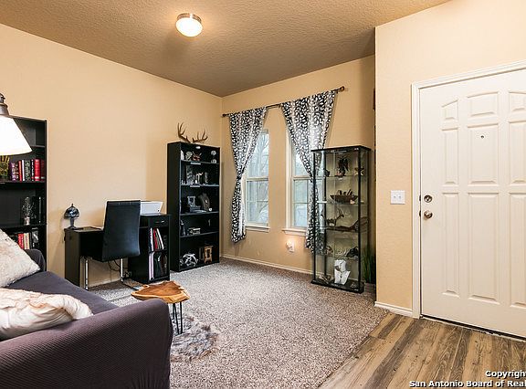3rd image of 10446 Ashbury Crk