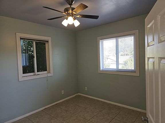 4th image of 275 Thorne St