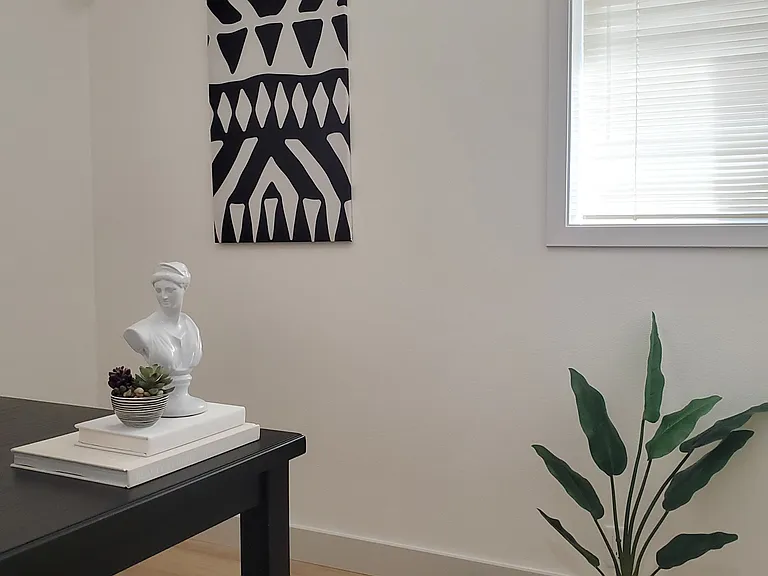 Smaller bedroom with window, perfect for an office