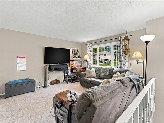 4th image of 1002 Timber Ln