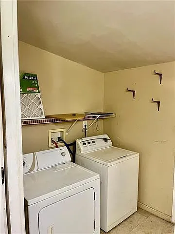 914 Compromise St — Photo 14